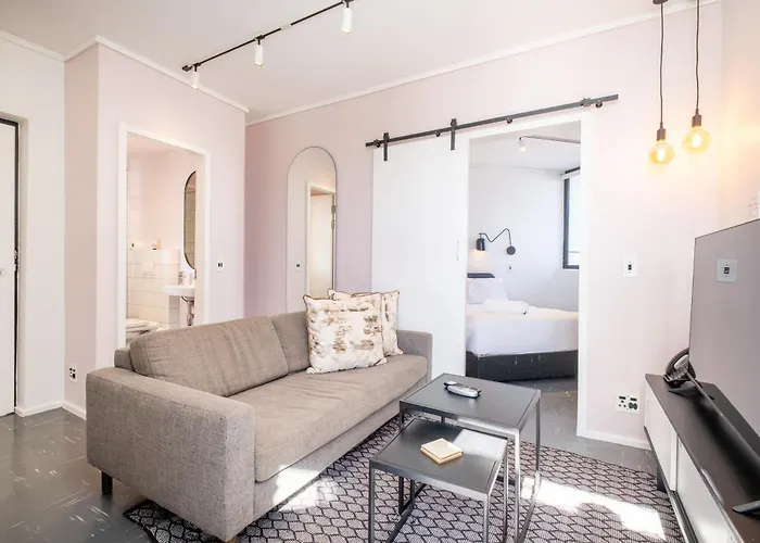 Flamingo 809 - Top Floor Sea Point Unit With Daily Housekeeping