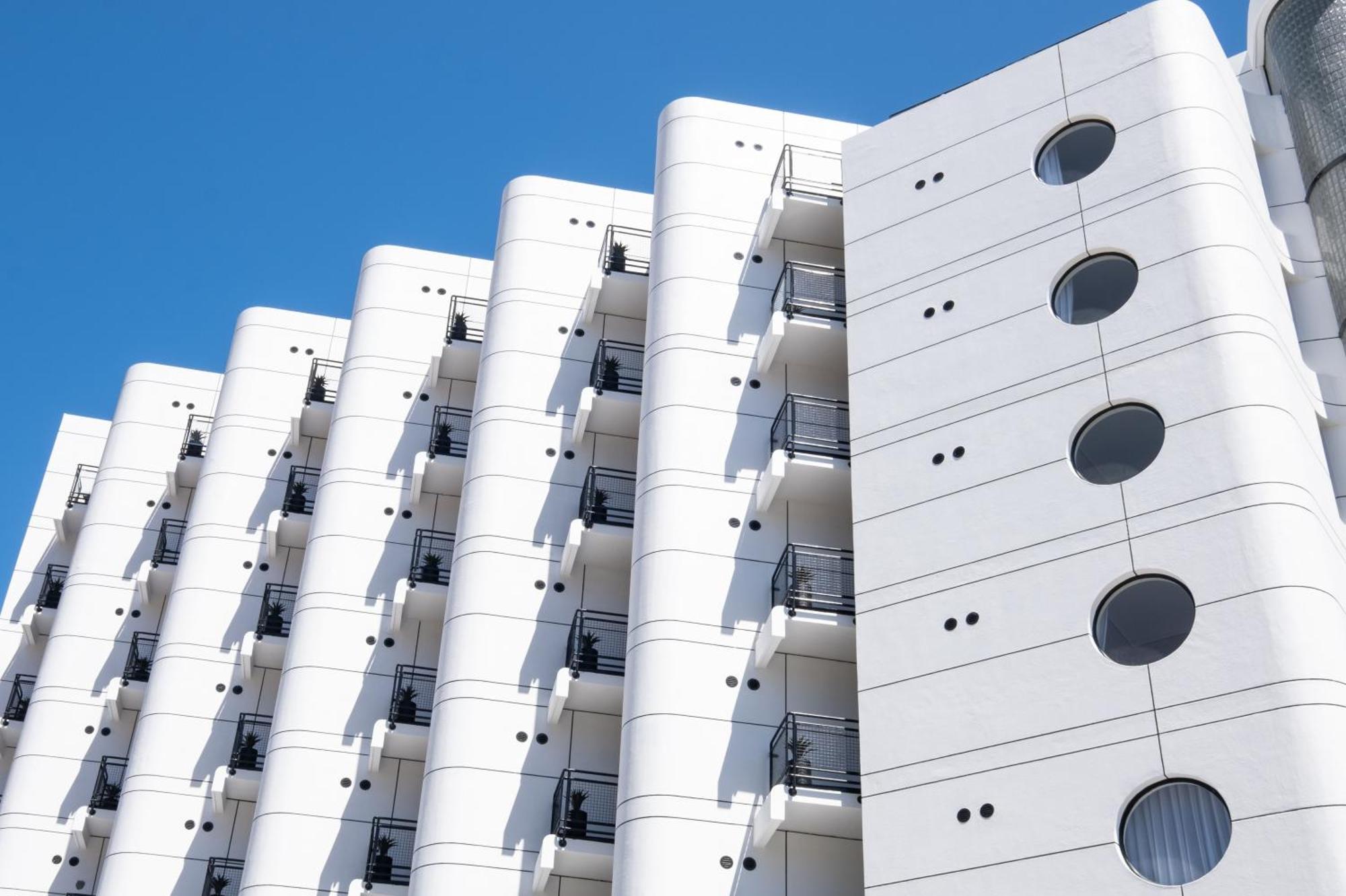 Flamingo 809 - Top Floor Sea Point Unit With Daily Housekeeping Apartment Cape Town