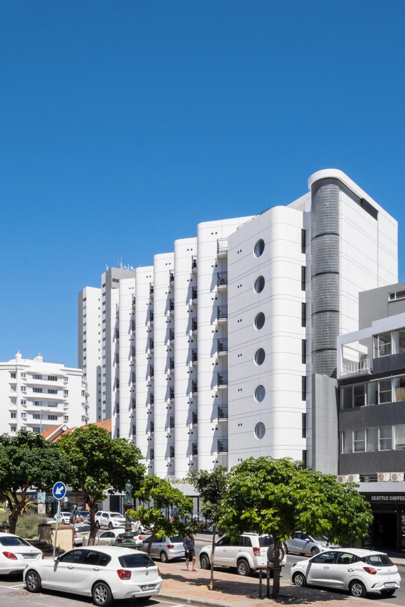 Apartment Flamingo 809 - Top Floor Sea Point Unit With Daily Housekeeping