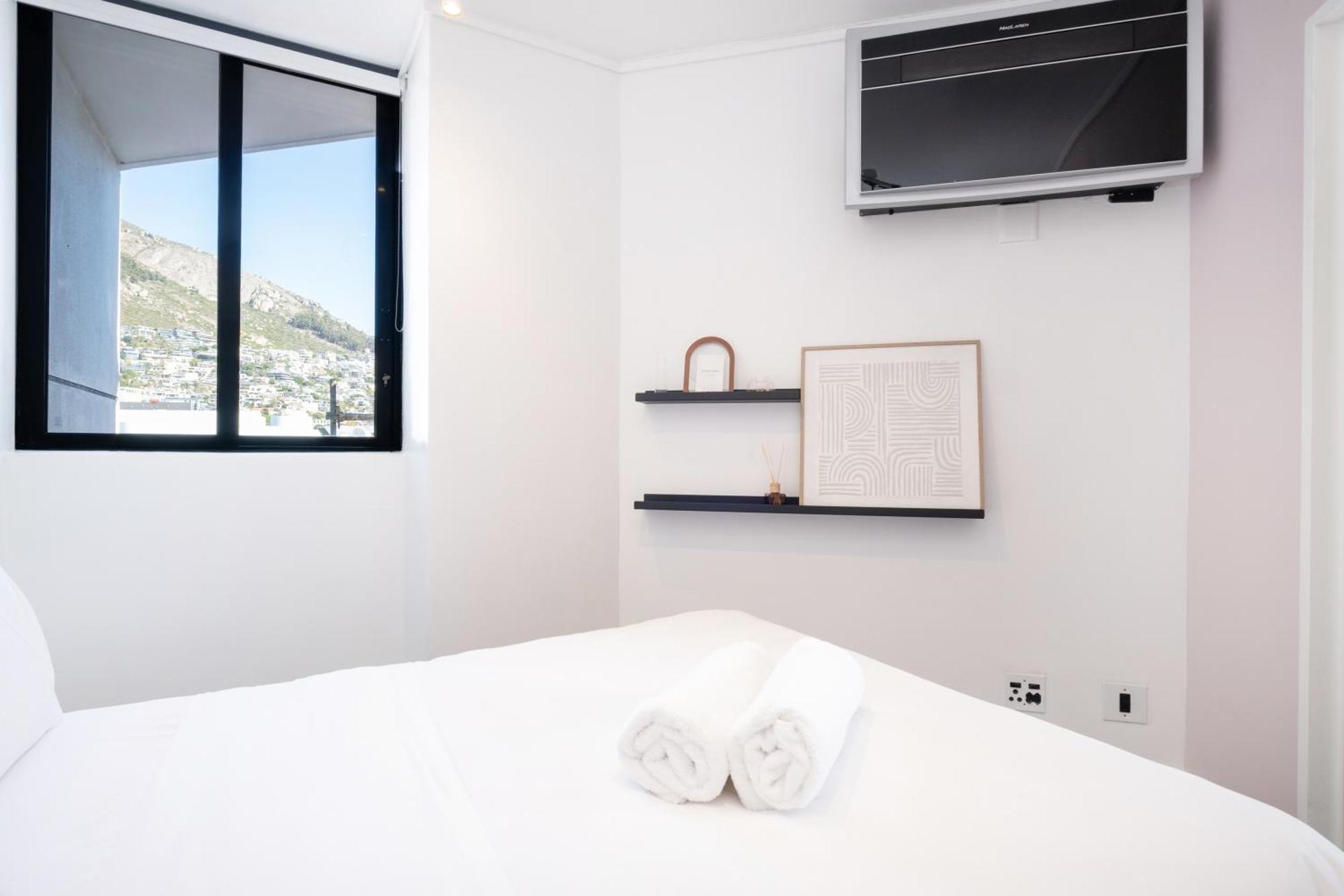 Apartment Flamingo 809 - Top Floor Sea Point Unit With Daily Housekeeping *