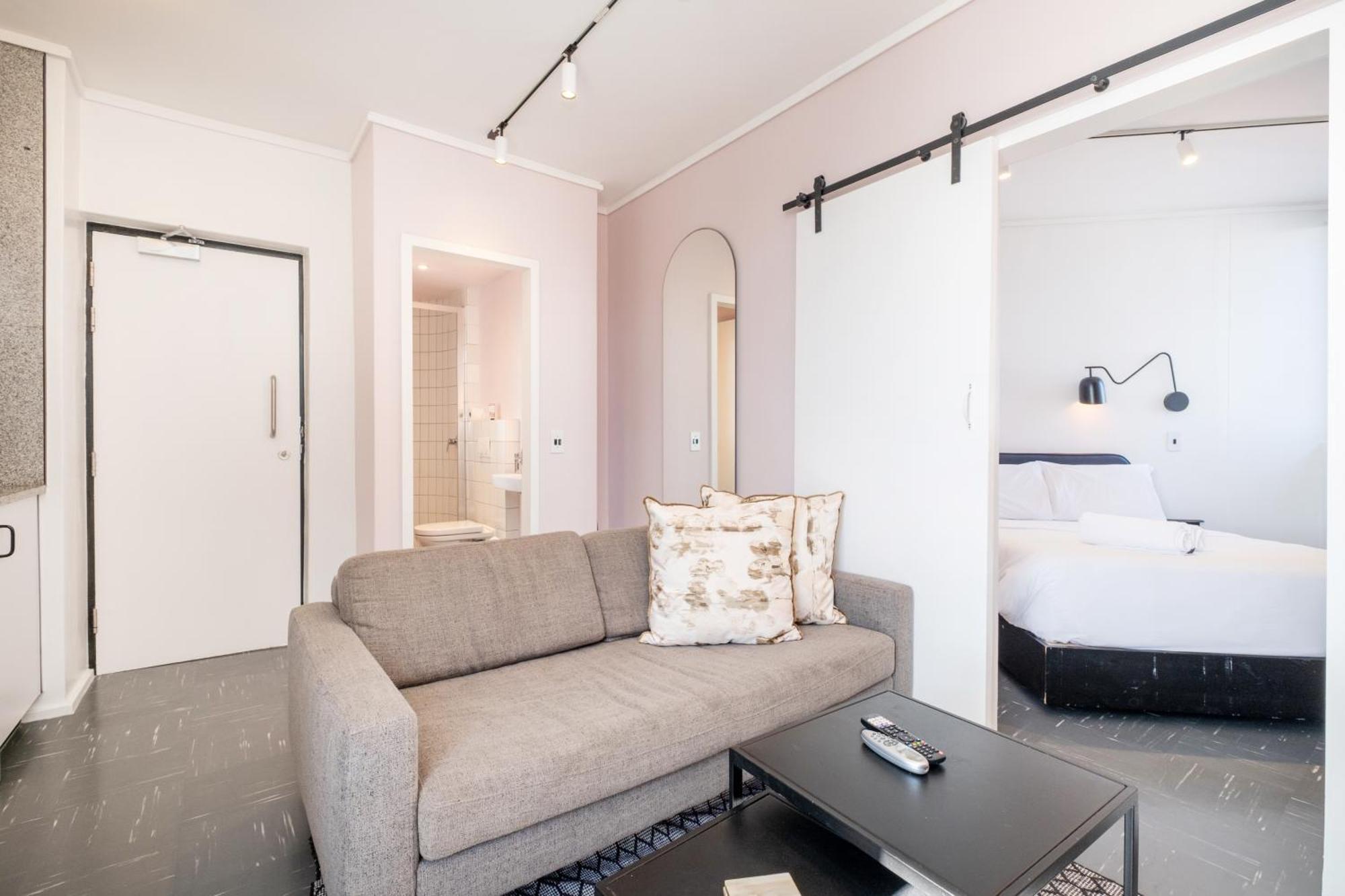 Flamingo 809 - Top Floor Sea Point Unit With Daily Housekeeping * Cape Town