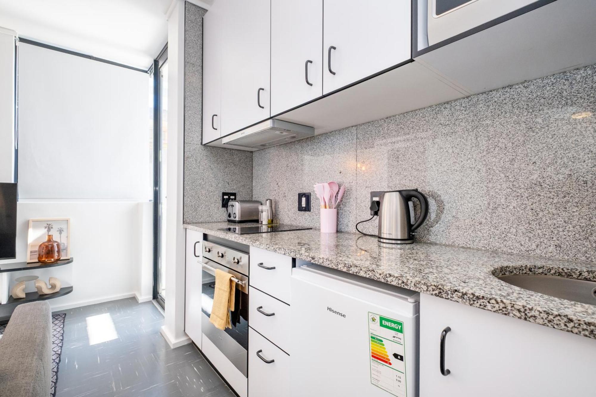 Flamingo 809 - Top Floor Sea Point Unit With Daily Housekeeping Apartment *