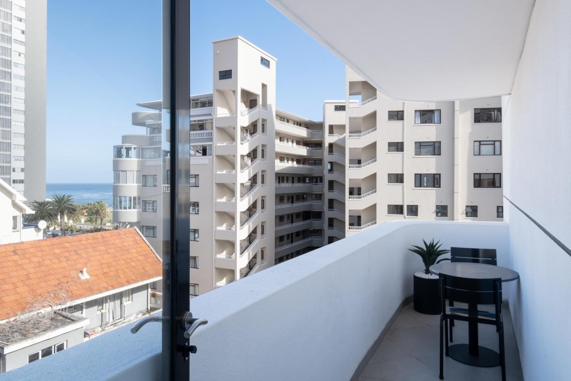 Flamingo 809 - Top Floor Sea Point Unit With Daily Housekeeping Cidade Do Cabo