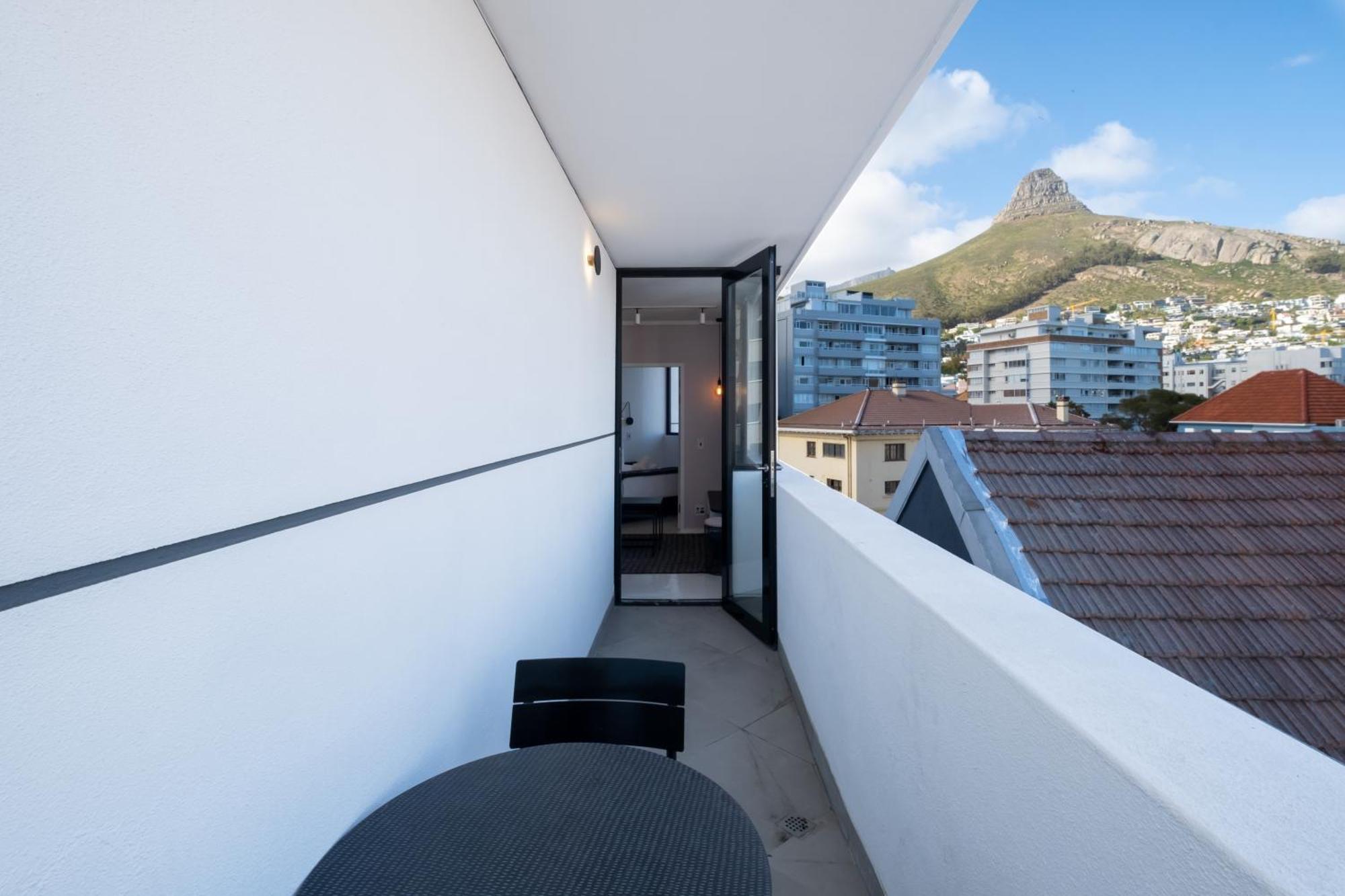 Flamingo 809 - Top Floor Sea Point Unit With Daily Housekeeping Apartamento